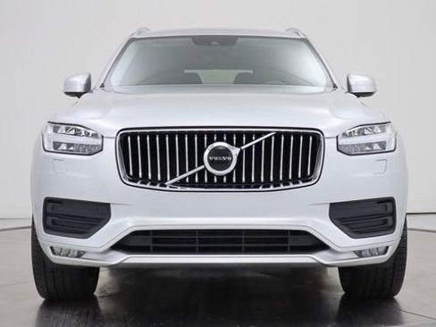 Used 2021 Volvo XC90 T6 Momentum image 8