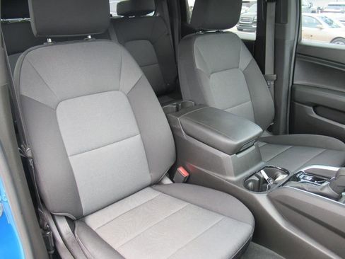 Used 2023 Chevrolet Colorado Trail Boss w/ LPO, Dark Essentials Package AWD/4WD image 9