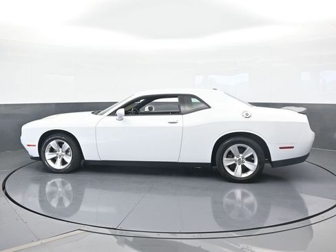 Used 2023 Dodge Challenger SXT image 3