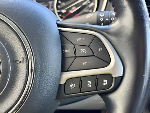 Used 2021 Jeep Compass Limited image 28