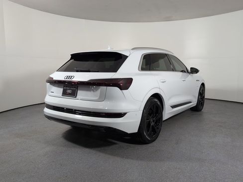 Certified 2021 Audi e-tron Premium Plus w/ Premium Plus Package image 38