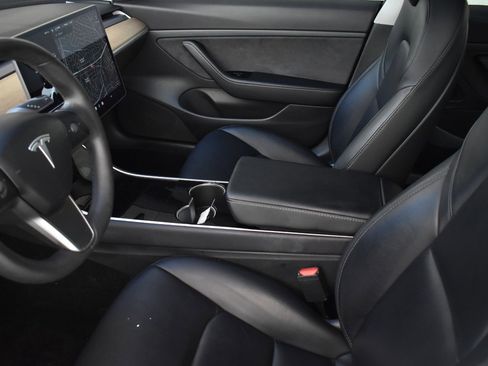 Used 2023 Tesla Model 3 Standard Range image 15