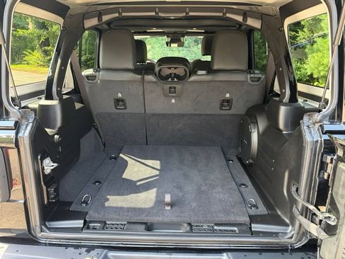 Used 2024 Jeep Wrangler Unlimited Rubicon AWD/4WD image 8