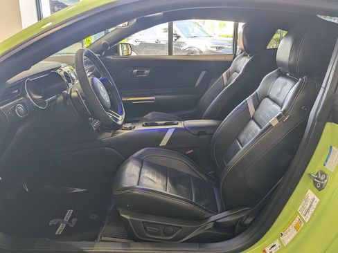 Used 2020 Ford Mustang Shelby GT500 w/ Technology Package RWD image 12