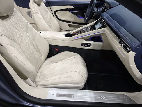Used 2025 Aston Martin DB12 Convertible image 22