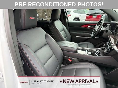 Used 2025 Chevrolet Traverse Z71 w/ LPO, Floor Liner Package AWD/4WD image 11