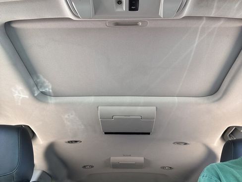 Used 2019 Cadillac Escalade ESV Luxury image 16