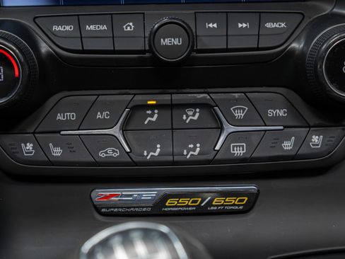 Used 2015 Chevrolet Corvette Z06 w/ 3LZ Preferred Equipment Group image 64