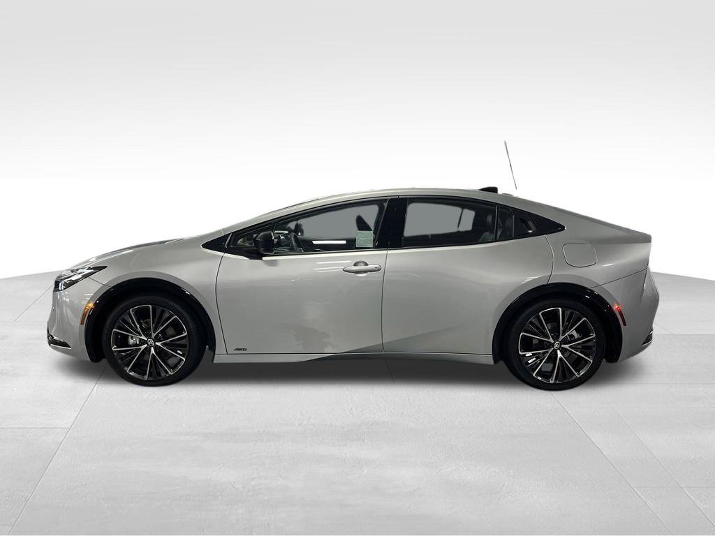 New 2027 Toyota Prius Limited AWD/4WD image 2