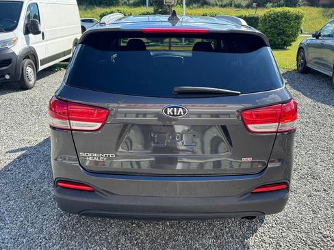 Used 2018 Kia Sorento AWD image 6