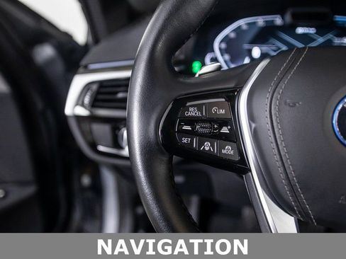 Used 2023 BMW 530e w/ Premium Package image 22