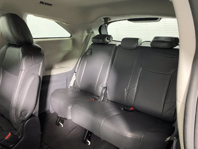 Used 2023 Toyota Sienna LE FWD image 14