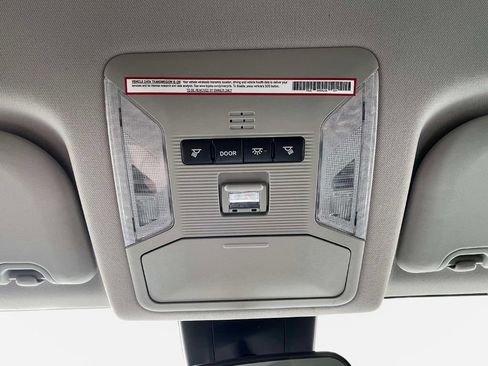 Used 2020 Toyota RAV4 LE FWD image 31