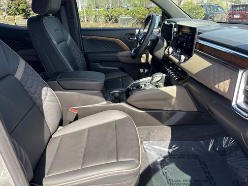 Certified 2024 GMC Canyon Denali image 35