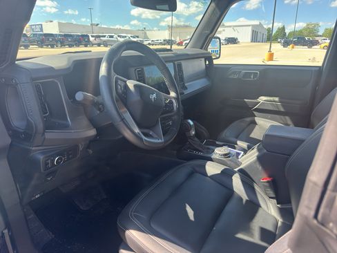 Used 2025 Ford Bronco Badlands AWD/4WD image 7