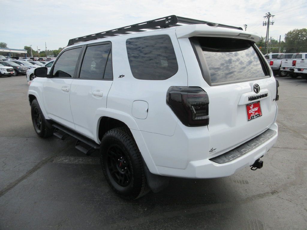 Used 2020 Toyota 4Runner SR5 Premium w/ Moonroof Package AWD/4WD image 10