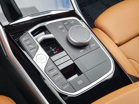 Used 2023 BMW 330i Sedan image 18