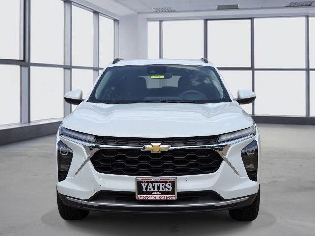 Used 2025 Chevrolet Trax LT FWD image 2