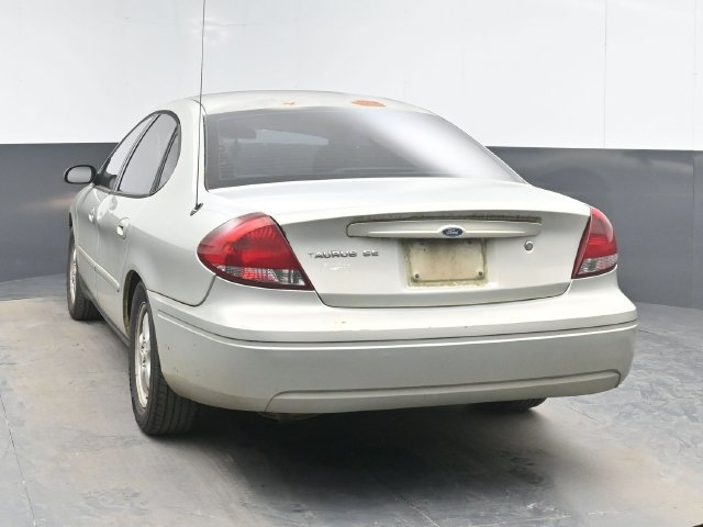 Used 2006 Ford Taurus SE FWD image 12