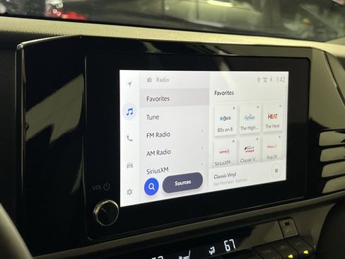 Used 2025 Toyota Camry SE image 18