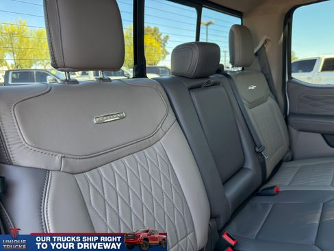 Used 2025 Ford F350 Platinum w/ Platinum Plus Package image 29