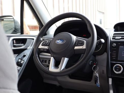 Used 2018 Subaru Forester 2.5i Premium w/ All-Weather Package image 38