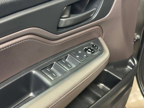 Used 2021 Honda Odyssey EX image 9