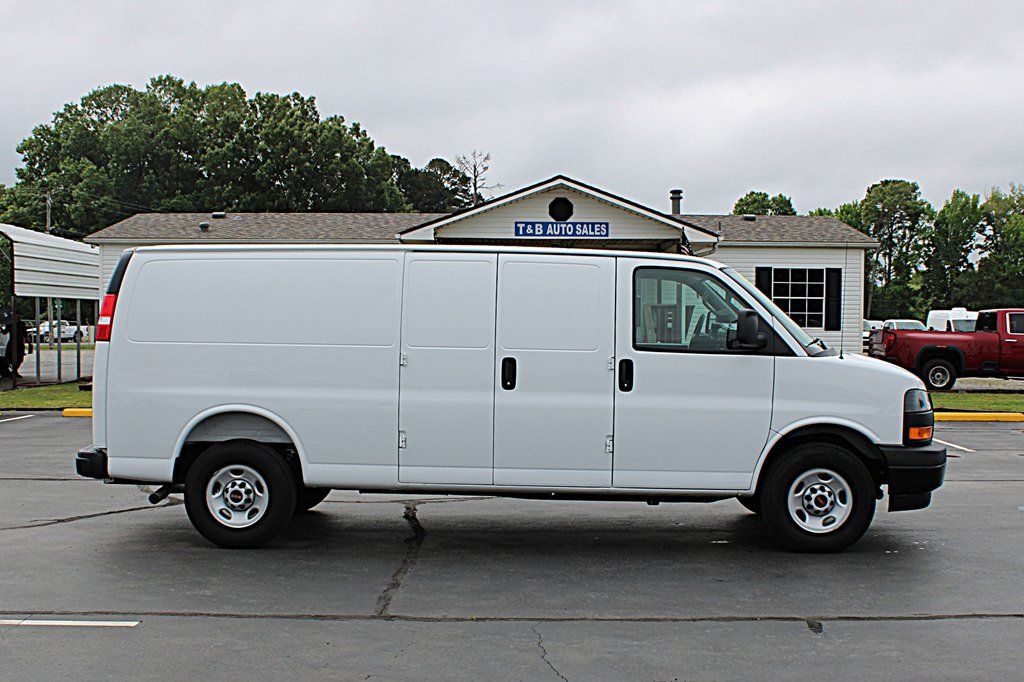 Used 2025 GMC Savana 2500 Extended w/ Driver Convenience Package RWD image 7