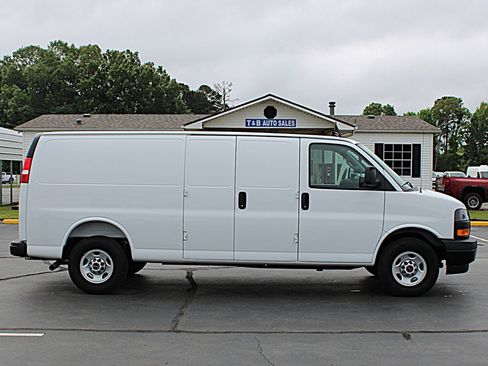Used 2025 GMC Savana 2500 Extended w/ Driver Convenience Package RWD image 7