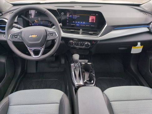 New 2025 Chevrolet Trax LT w/ Driver Confidence Package image 19