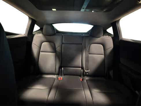 Used 2024 Tesla Model Y Performance AWD/4WD image 40
