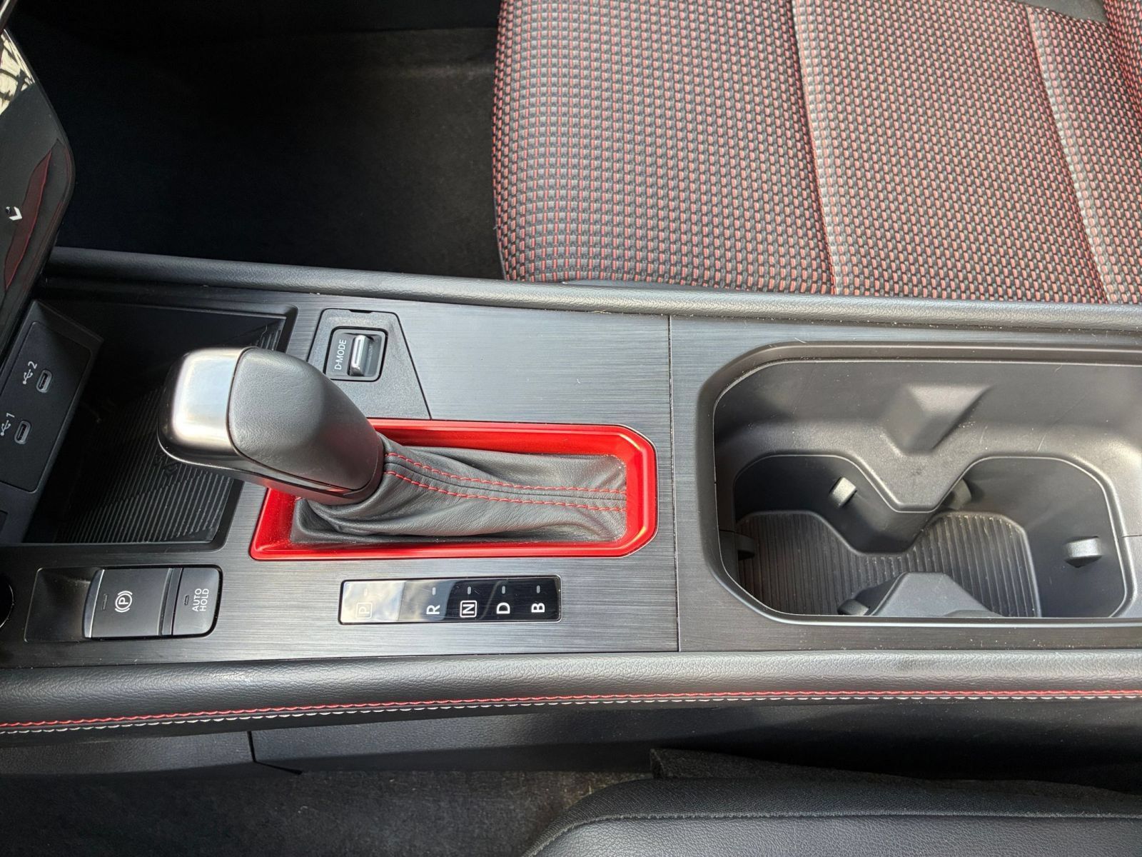 Used 2026 Nissan Kicks SR FWD image 39