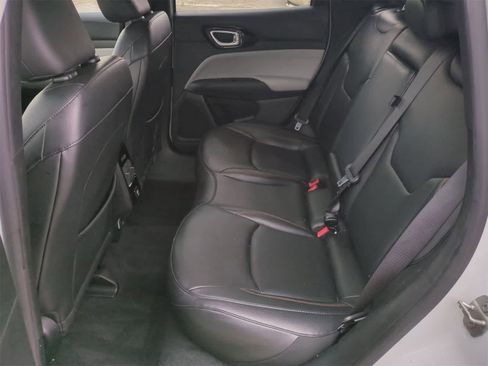 Certified 2024 Jeep Compass Limited image 19