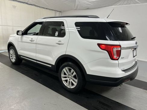 Used 2018 Ford Explorer XLT w/ Equipment Group 202A image 7