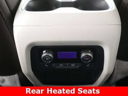 Used 2024 GMC Acadia Denali image 29