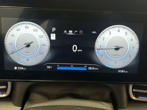 Used 2025 Hyundai Elantra SEL FWD image 16