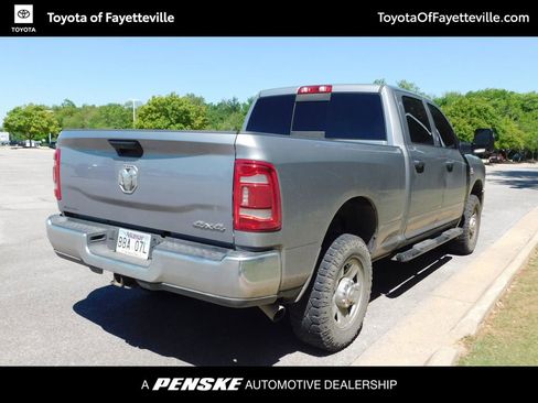 Used 2024 RAM 2500 Tradesman w/ Chrome Appearance Group AWD/4WD image 4