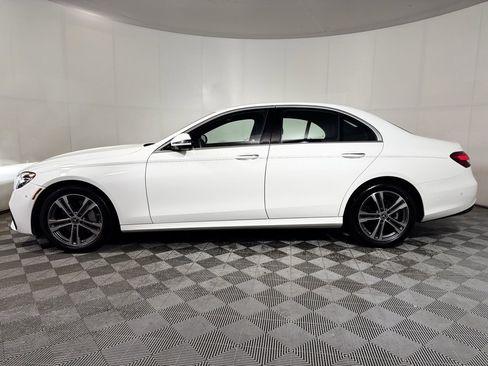 Used 2022 Mercedes-Benz E 350 4MATIC Sedan image 2