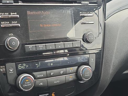 Used 2017 Nissan Rogue Sport SV AWD/4WD image 19