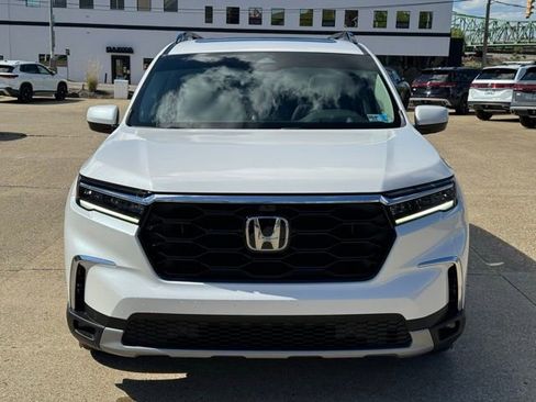Used 2025 Honda Pilot Elite image 8