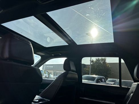 Used 2023 Ford Expedition Limited image 22