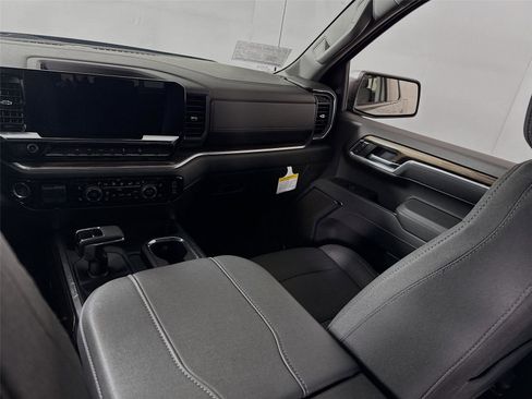 New 2026 Chevrolet Silverado 1500 LT image 17