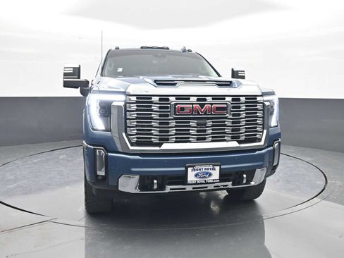 Used 2024 GMC Sierra 2500 Denali w/ Denali Reserve Package image 2