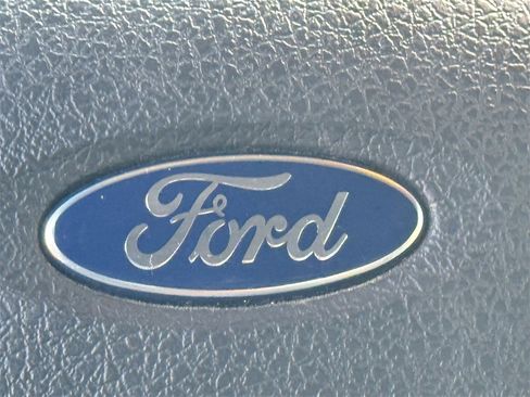 Used 2014 Ford F150 Lariat w/ Lariat Chrome Package image 24