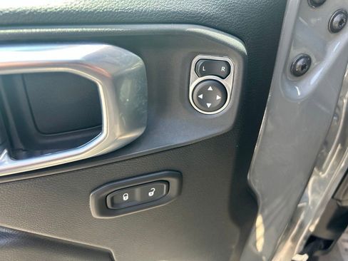 Used 2022 Jeep Gladiator Sport AWD/4WD image 10
