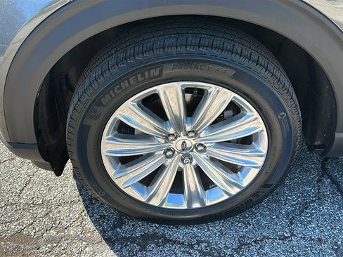 Used 2020 Ford Explorer Limited w/ Class III Trailer Tow Package AWD/4WD image 9