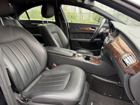 Used 2014 Mercedes-Benz CLS 550 4MATIC image 16