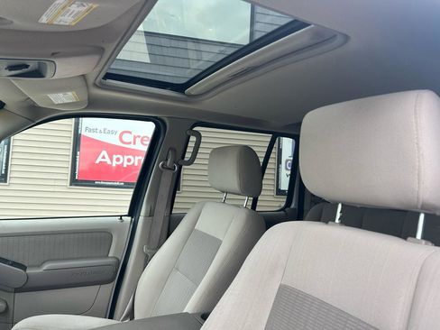 Used 2006 Ford Explorer XLT AWD/4WD image 18
