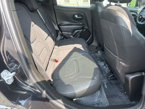 Used 2016 Jeep Renegade Latitude AWD/4WD image 14