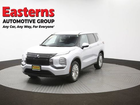 Used 2024 Mitsubishi Outlander ES AWD/4WD image 53